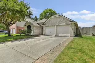 18619 Woodbreeze Dr, Humble, TX 77346 - Photo 3