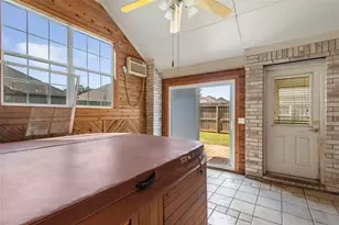 18619 Woodbreeze Dr, Humble, TX 77346 - Photo 5