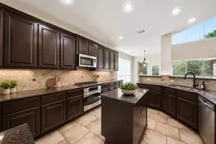 63 Vershire Cir, The Woodlands, TX 77354 - Photo 7