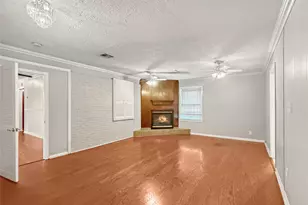 10437 Wolbrook St, Houston, TX 77016 - Photo 7