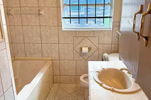 10437 Wolbrook St, Houston, TX 77016 - Photo 5