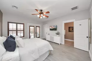 5605 Darling St, Houston, TX 77007 - Photo 3