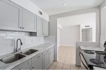 5667 Birchmont Drive #F, Houston, TX 77091 - Photo 7