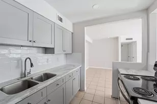 5667 Birchmont Dr, Houston, TX 77091 - Photo 7