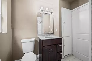 2024 Des Jardines St, Houston, TX 77023 - Photo 15