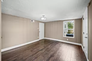 2024 Des Jardines St, Houston, TX 77023 - Photo 11