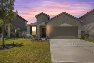 235 Pine cavern dr, Conroe, TX 77378 - Photo 1