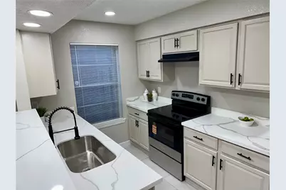 10106 Hillridge Road, La Porte, TX 77571 - Photo 11