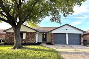 10106 Hillridge Rd, La Porte, TX 77571 - Photo 1