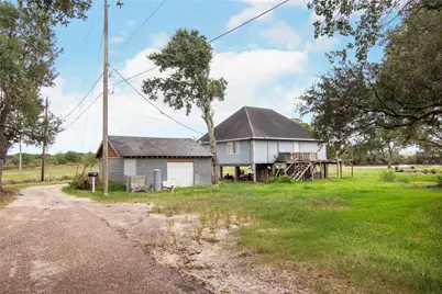 318 Dehart Street, Liverpool, TX 77577 - Photo 5