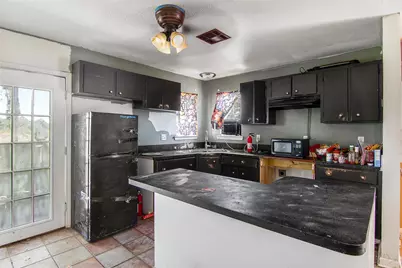 318 Dehart Street, Liverpool, TX 77577 - Photo 9