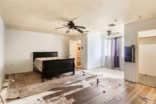 318 Dehart St, Liverpool, TX 77577 - Photo 13