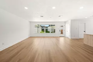 7631 Westwind Ln, Houston, TX 77071 - Photo 11