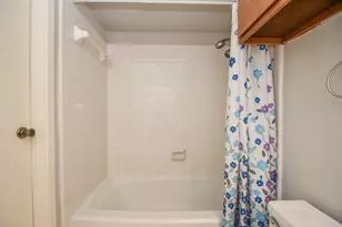 10855 Meadowglen Ln, Houston, TX 77042 - Photo 19