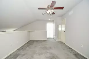 10855 Meadowglen Ln, Houston, TX 77042 - Photo 15
