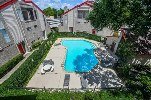 10855 Meadowglen Ln, Houston, TX 77042 - Photo 25