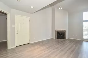 10855 Meadowglen Ln, Houston, TX 77042 - Photo 5