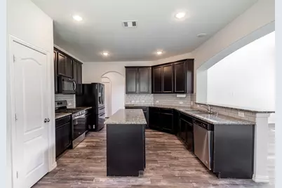 1300 Bowen Drive, League City, TX 77573 - Photo 9