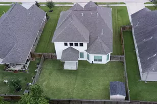 1300 Bowen Dr, League City, TX 77573 - Photo 33