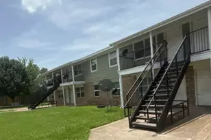 701 N Madison St, Madisonville, TX 77864 - Photo 7