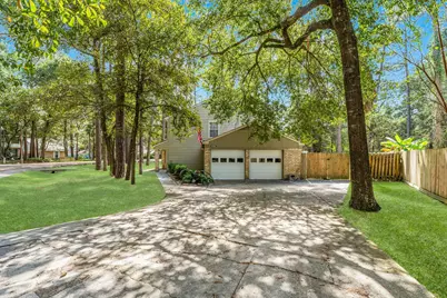 2015 E Lacey Oak Circle, The Woodlands, TX 77380 - Photo 3