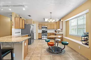 18223 Lundar Ln, Tomball, TX 77377 - Photo 5