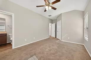 8131 Blooming Meadow Ln, Houston, TX 77016 - Photo 17