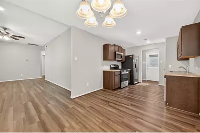 8131 Blooming Meadow Lane, Houston, TX 77016 - Photo 7