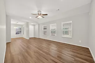 8131 Blooming Meadow Ln, Houston, TX 77016 - Photo 3