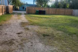 320 Thornton Rd, Houston, TX 77018 - Photo 1