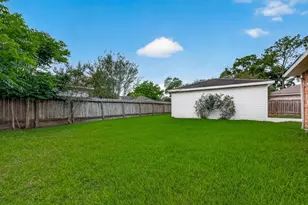 1519 Hitherfield Dr, Sugar Land, TX 77498 - Photo 31