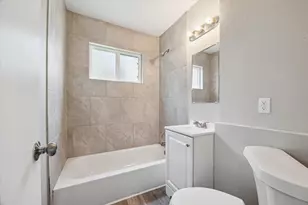 210 Laurel St, Lake Jackson, TX 77566 - Photo 9