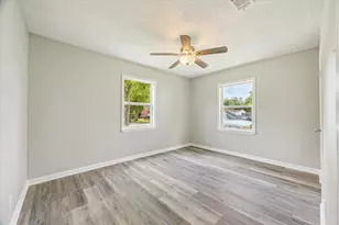 210 Laurel St, Lake Jackson, TX 77566 - Photo 11