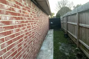 16927 Blairwood Dr, Houston, TX 77049 - Photo 13