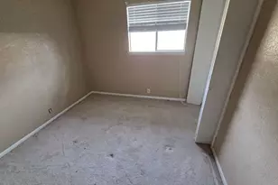 422 Navajo Trail, Gainesville, TX 76240 - Photo 3