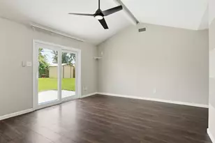 10130 Woodwick St, Houston, TX 77016 - Photo 11