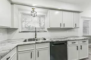 1805 Sleepy Creek Way, Pearland, TX 77581 - Photo 15