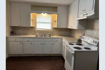 2118 8th Street, Orange, TX 77630 - Photo 5