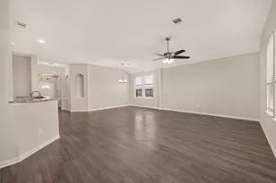 207 White Wing Ln, Sealy, TX 77474 - Photo 11