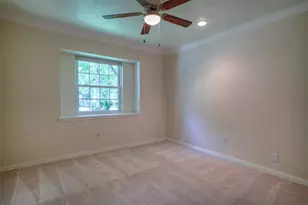 9 Oldstream Ct, The Woodlands, TX 77381 - Photo 13
