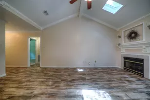 9 Oldstream Ct, The Woodlands, TX 77381 - Photo 9