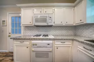 9 Oldstream Ct, The Woodlands, TX 77381 - Photo 7
