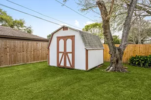 5719 Cerritos Dr, Houston, TX 77035 - Photo 27