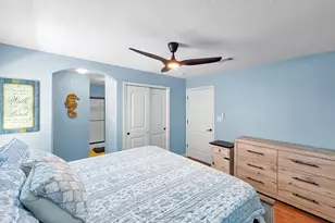 930 Eastview, Crystal Beach, TX 77650 - Photo 13