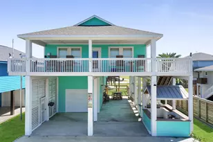 930 Eastview, Crystal Beach, TX 77650 - Photo 3