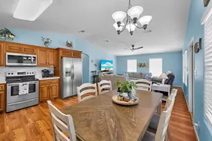 930 Eastview, Crystal Beach, TX 77650 - Photo 5
