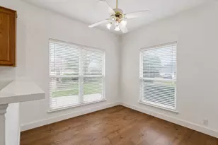 304 Melodywood Dr, Friendswood, TX 77546 - Photo 7