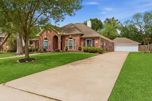 304 Melodywood Dr, Friendswood, TX 77546 - Photo 1