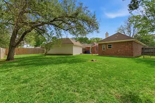 304 Melodywood Dr, Friendswood, TX 77546 - Photo 19