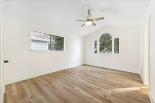 2400 Julian St, Houston, TX 77009 - Photo 7